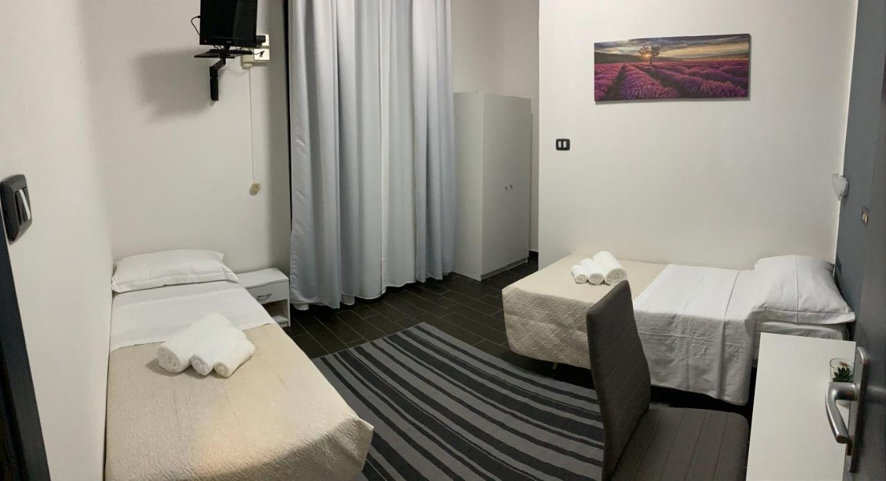 Hotel Neyra Beach Rimini Exterior foto