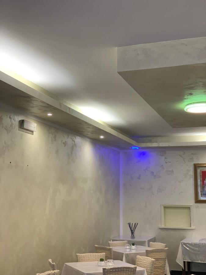 Hotel Neyra Beach Rimini Exterior foto
