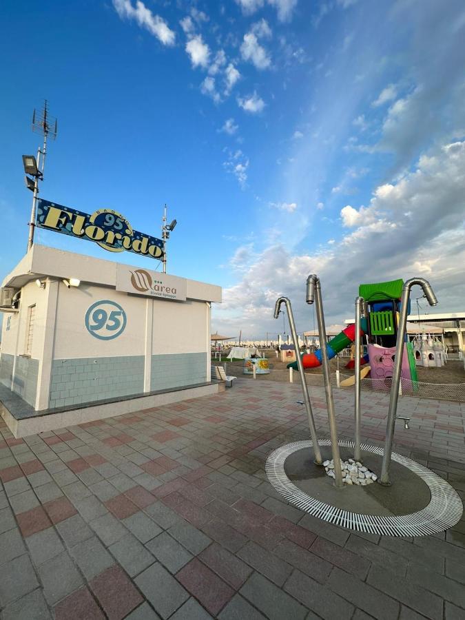 Hotel Neyra Beach Rimini Exterior foto